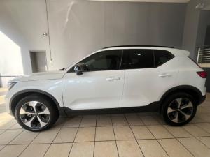 Volvo XC40 B4 Plus Dark - Image 2