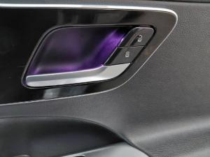 Mercedes-Benz C-Class C200 Avantgarde - Image 17