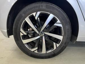 Volkswagen Polo hatch 1.0TSI Life auto - Image 9