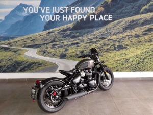 Triumph Bonneville Bobber Black - Image 5