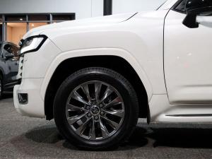 Toyota Land Cruiser 300 3.3D ZX - Image 16