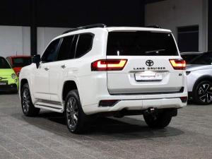 Toyota Land Cruiser 300 3.3D ZX - Image 17
