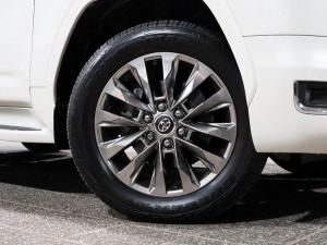 Toyota Land Cruiser 300 3.3D ZX - Image 28