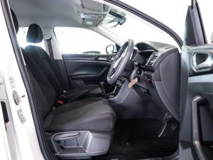Volkswagen T-Cross 1.0TSI manual - Image 13
