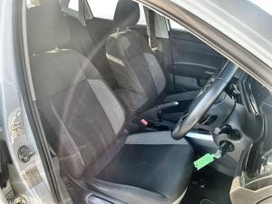 Volkswagen Polo hatch 1.0TSI Life auto - Image 11
