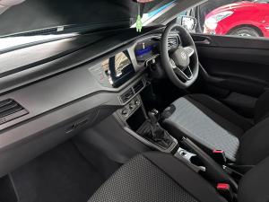 Volkswagen Polo hatch 1.0TSI - Image 11