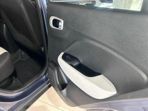 Hyundai Venue 1.2 Premium - Image 8