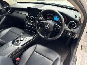 Mercedes-Benz C-Class C180 - Image 10
