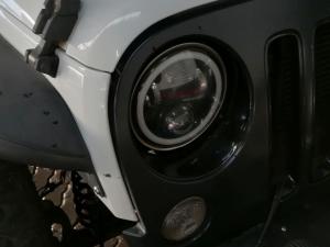 Jeep Wrangler Unlimited 3.6L Polar Edition - Image 11