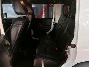 Jeep Wrangler Unlimited 3.6L Polar Edition - Image 17