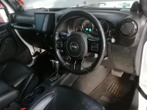 Jeep Wrangler Unlimited 3.6L Polar Edition - Image 20