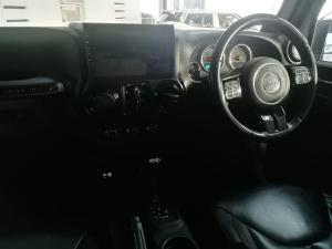 Jeep Wrangler Unlimited 3.6L Polar Edition - Image 22