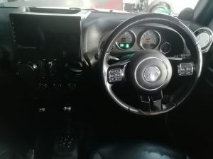 Jeep Wrangler Unlimited 3.6L Polar Edition - Image 23