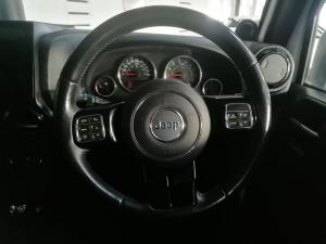 Jeep Wrangler Unlimited 3.6L Polar Edition - Image 24
