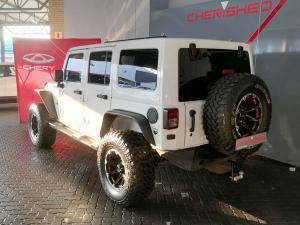 Jeep Wrangler Unlimited 3.6L Polar Edition - Image 3