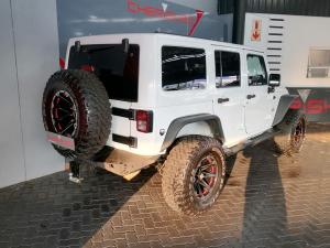 Jeep Wrangler Unlimited 3.6L Polar Edition - Image 5