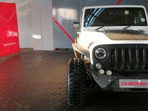 Jeep Wrangler Unlimited 3.6L Polar Edition - Image 7