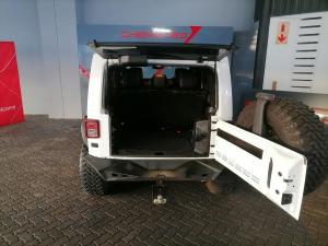 Jeep Wrangler Unlimited 3.6L Polar Edition - Image 9