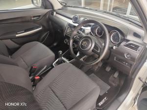 Suzuki Swift 1.2 GLX manual - Image 11