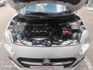 Suzuki Swift 1.2 GLX manual - Image 20