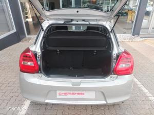 Suzuki Swift 1.2 GLX manual - Image 21