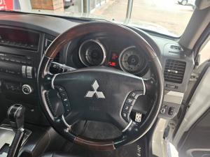 Mitsubishi Pajero 3-door 3.2DI-D GLS - Image 8