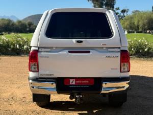 Toyota Hilux 2.4GD-6 single cab Raider manual - Image 5