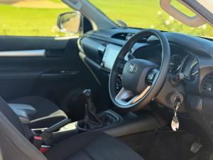 Toyota Hilux 2.4GD-6 single cab Raider manual - Image 6