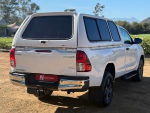 Toyota Hilux 2.4GD-6 single cab Raider manual - Image 2