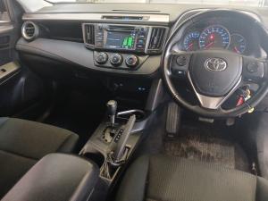 Toyota RAV4 2.0 GX auto - Image 6
