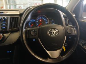 Toyota RAV4 2.0 GX auto - Image 8