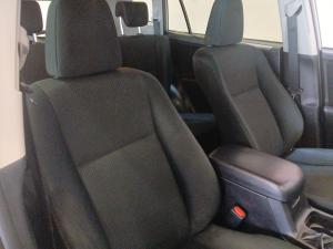 Toyota RAV4 2.0 GX auto - Image 14