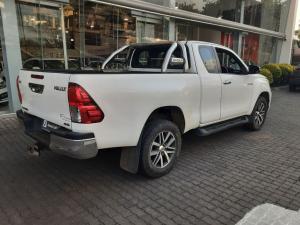 Toyota Hilux 2.8 GD-6 Raider 4X4E/CAB - Image 2