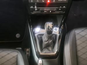 Volkswagen T-CROSS 1.0 TSI R-LINE DSG - Image 12