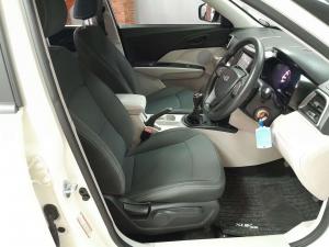 Mahindra XUV300 1.2T - Image 11
