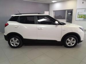 Mahindra XUV300 1.2T - Image 6