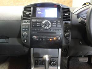 Nissan Pathfinder 3.0dCi V6 LE - Image 11