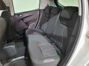 Peugeot 208 5-door 1.6HDi Active - Image 10