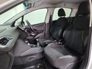 Peugeot 208 5-door 1.6HDi Active - Image 13