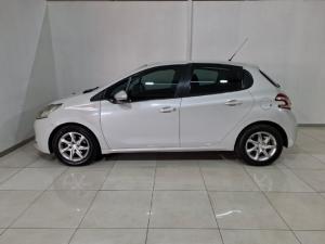Peugeot 208 5-door 1.6HDi Active - Image 2
