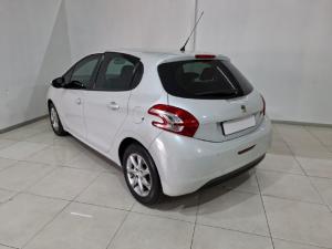 Peugeot 208 5-door 1.6HDi Active - Image 3