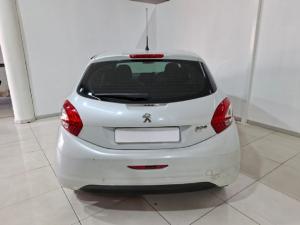 Peugeot 208 5-door 1.6HDi Active - Image 5