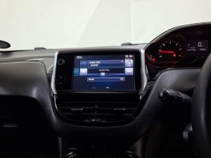 Peugeot 208 5-door 1.6HDi Active - Image 9