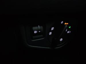Volkswagen Polo hatch 1.0TSI Life manual - Image 13