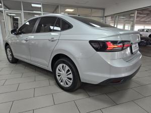 Volkswagen Polo sedan 1.6 auto - Image 9