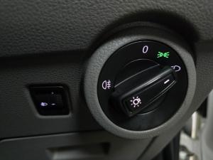 Volkswagen Transporter 2.0TDI Kombi SWB Trendline auto - Image 21