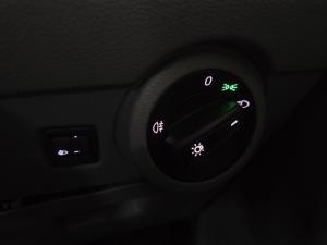 Volkswagen Transporter 2.0TDI Kombi SWB Trendline auto - Image 21