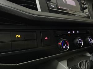 Volkswagen Transporter 2.0TDI Kombi SWB Trendline auto - Image 28