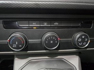 Volkswagen Transporter 2.0TDI Kombi SWB Trendline auto - Image 32