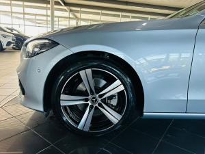 Mercedes-Benz C-Class C200 Avantgarde - Image 13
